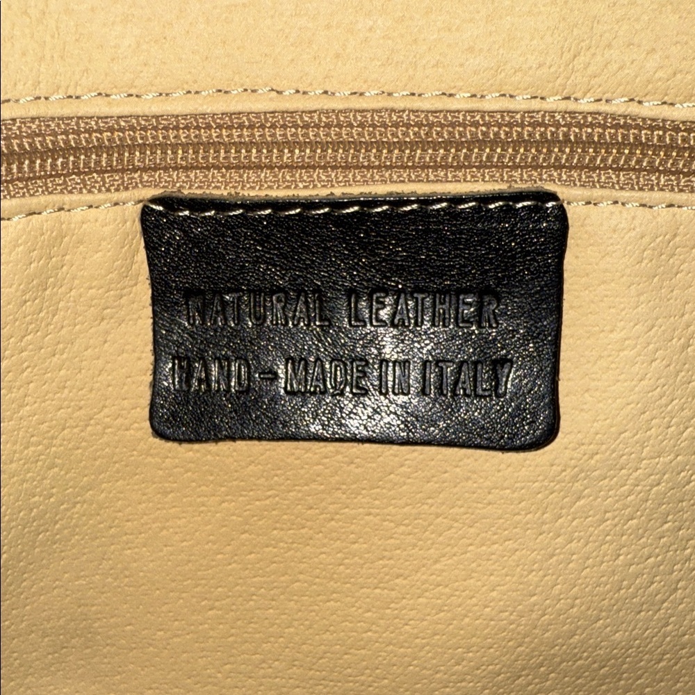 Made in Italy - Italian Leather Travel Shoulder Bag Bkack - Picture 2 of 7